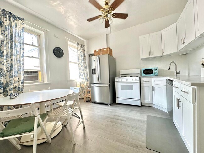 236 Broadway in Bayonne, NJ - Building Photo - Building Photo