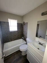5036-5038 N Topping Ave in Kansas City, MO - Building Photo - Building Photo