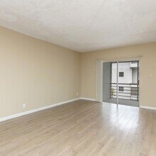 2060 NW 48th Terrace, Unit 310 in Lauderhill, FL - Building Photo - Building Photo