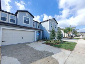17524 Radiant Shine Wy in Lutz, FL - Building Photo - Building Photo