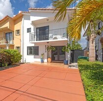 8774 SW 36th St in Miami, FL - Building Photo