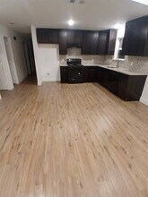 729 Oak Landing Cir in Kemp, TX - Building Photo - Building Photo