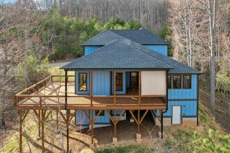 81 Camsyn Dr in Weaverville, NC - Building Photo - Building Photo