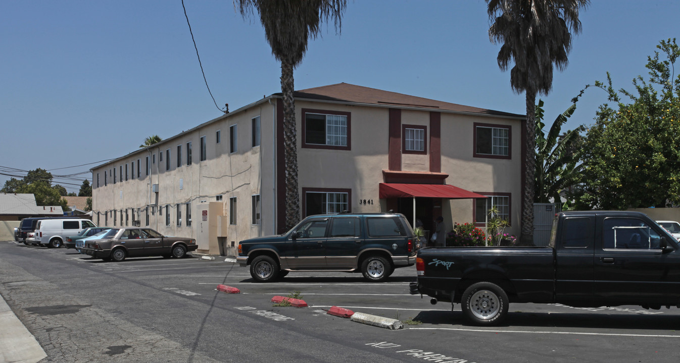 N. Peck Road Apartments in El Monte, CA - Building Photo