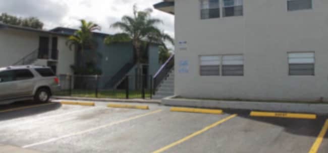 3721 SW 60th Ave in Davie, FL - Building Photo - Building Photo