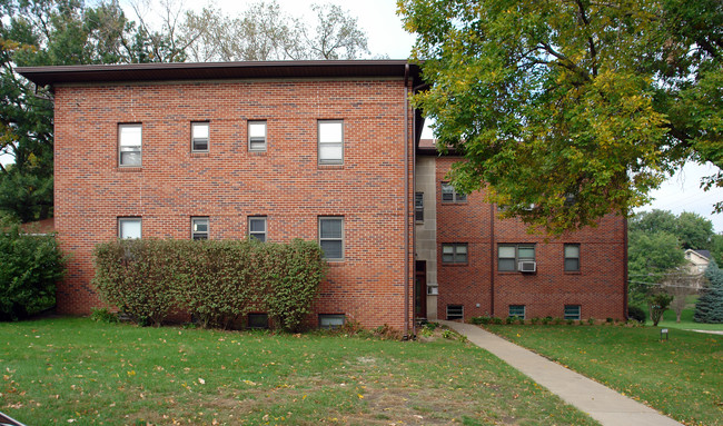 4404 Grand Ave in Des Moines, IA - Building Photo - Building Photo