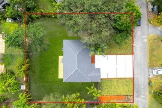 5933 SW 61st Ave in South Miami, FL - Building Photo - Building Photo