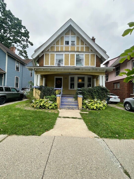 415 N Division St in Ann Arbor, MI - Building Photo