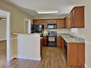 2057 Sparco Cir in Murfreesboro, TN - Building Photo - Building Photo