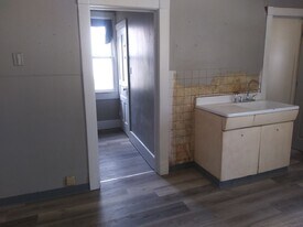 1404 W Madison St in Milwaukee, WI - Building Photo