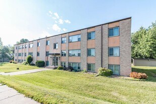 25 W Redwing St in Duluth, MN - Building Photo