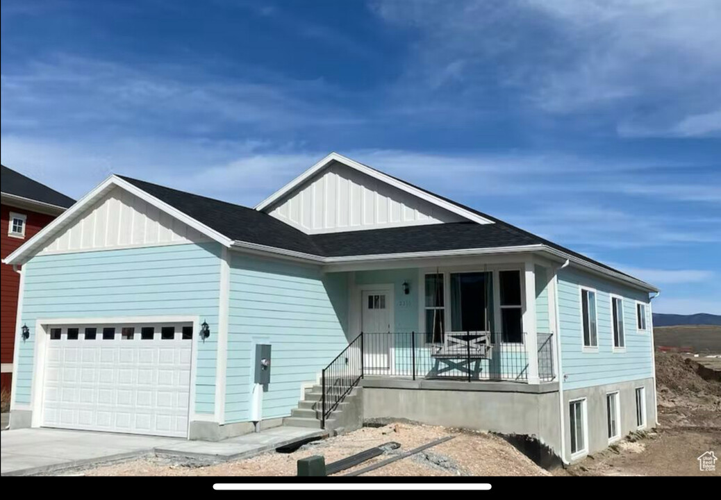 2216 S Beachcomber Ln in Garden City, UT - Building Photo