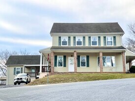18902 Gunpowder Rd, Unit 2 in Hampstead, MD - Building Photo