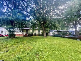 2004 Bader Ave SW in Atlanta, GA - Building Photo