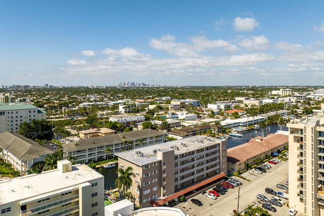 Hawthorne Manor in Fort Lauderdale, FL - Building Photo - Building Photo