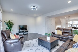 4477 Monroe Ct in Naperville, IL - Building Photo - Building Photo