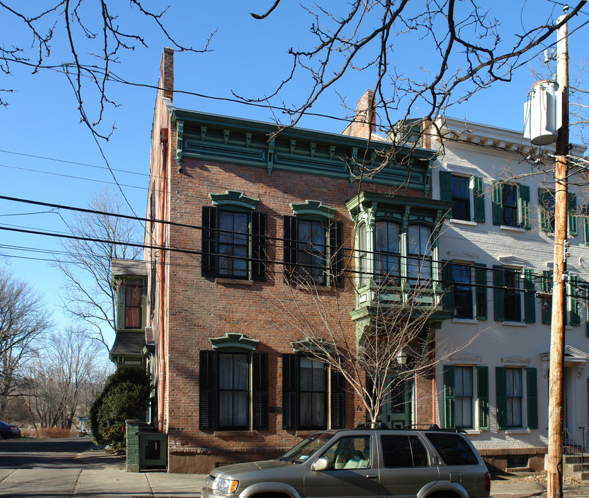 26 Washington Ave in Schenectady, NY - Building Photo