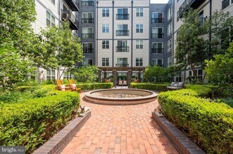 1339 E St SE in Washington, DC - Foto de edificio - Building Photo