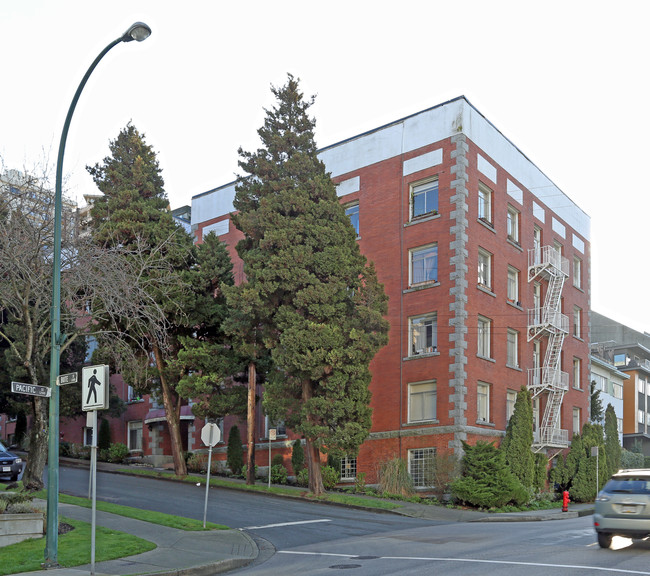 Royal Mansions in Vancouver, BC - Building Photo - Building Photo