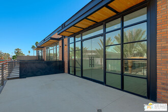 111 N Palm Canyon Dr in Palm Springs, CA - Building Photo - Building Photo