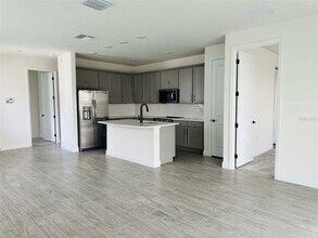 9304 Gulf Hvn Dr in Parrish, FL - Building Photo - Building Photo