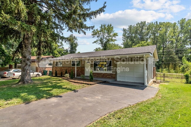2372 Collett Dr in St. Louis, MO - Building Photo - Building Photo