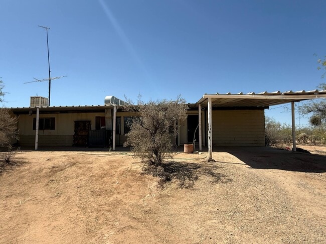 8221 S Taylor Ln in Tucson, AZ - Building Photo - Building Photo