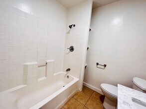 1138 E 1st St in Long Beach, CA - Building Photo - Building Photo