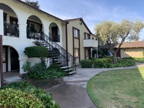 Redwood Apartments in Atwater, CA - Foto de edificio - Building Photo