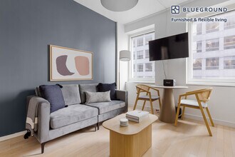 70 W 45th St, Unit FL28-ID1127 in New York, NY - Building Photo - Building Photo
