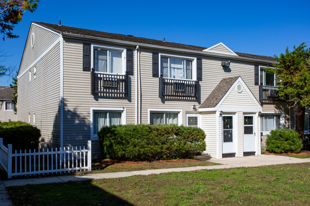 Carriage House Apartments in Somers Point, NJ - Foto de edificio