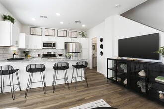 Townhomes at Sunnyside in Surprise, AZ - Foto de edificio - Building Photo