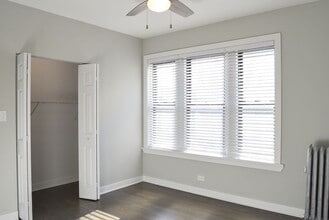 3923 N Keeler Ave, Unit 1 in Chicago, IL - Foto de edificio - Building Photo