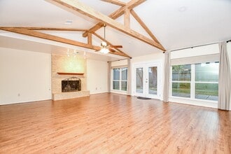 1814 Cherry Bend Dr in Houston, TX - Building Photo - Building Photo