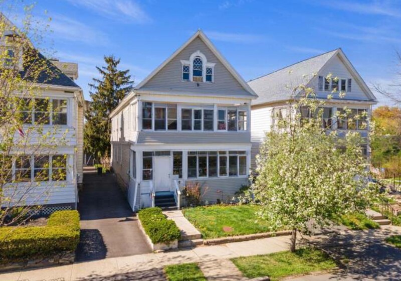35 Summit Ave in Albany, NY - Building Photo