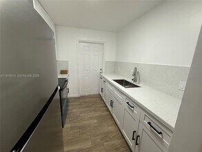 617 NW 3rd Ave in Hallandale Beach, FL - Building Photo - Building Photo