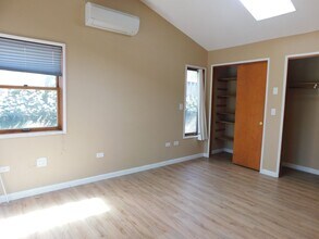 2425-2425 1/2 Cherry Grove St in Eugene, OR - Building Photo - Building Photo