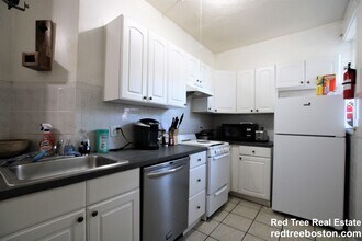 316 Saint Paul St, Unit 3 in Brookline, MA - Building Photo - Building Photo