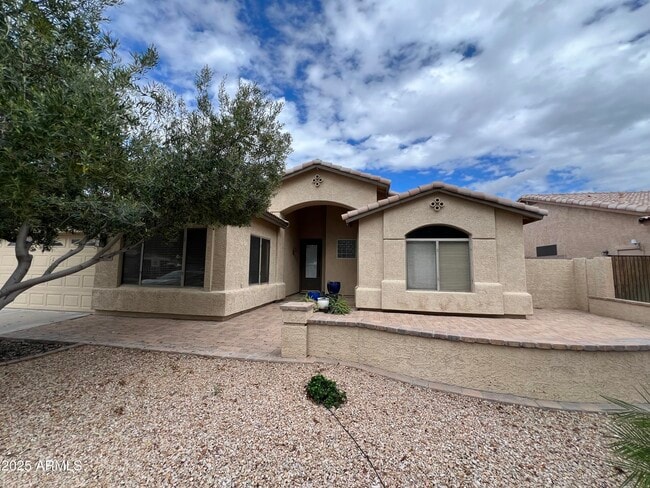 4484 E Redfield Ct