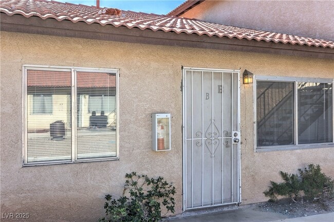 3109 N Walnut Rd in Las Vegas, NV - Building Photo - Building Photo
