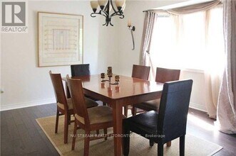 50 Deerglen Terrace in Aurora, ON - Building Photo - Building Photo