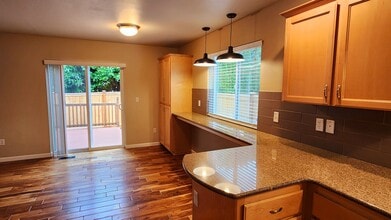 329 Yakima Pl SE in Renton, WA - Building Photo - Building Photo