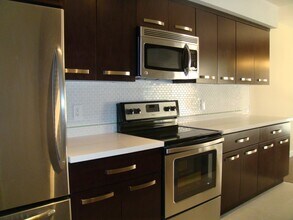 1730 Camino Palmero St in Los Angeles, CA - Building Photo - Building Photo