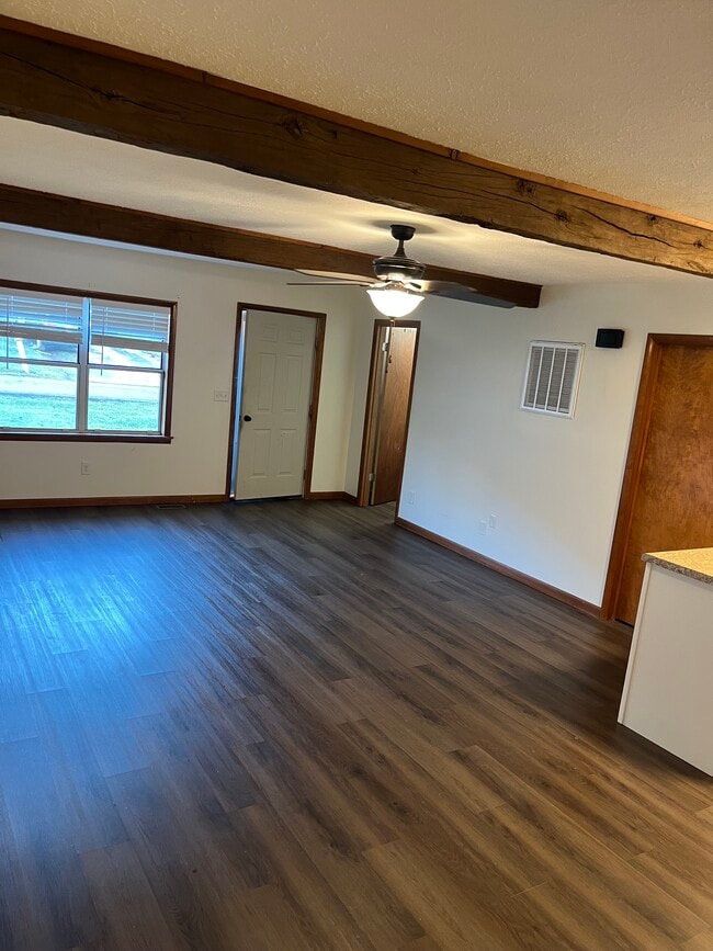 1954 Graham School Rd in Gallipolis, OH - Foto de edificio - Building Photo