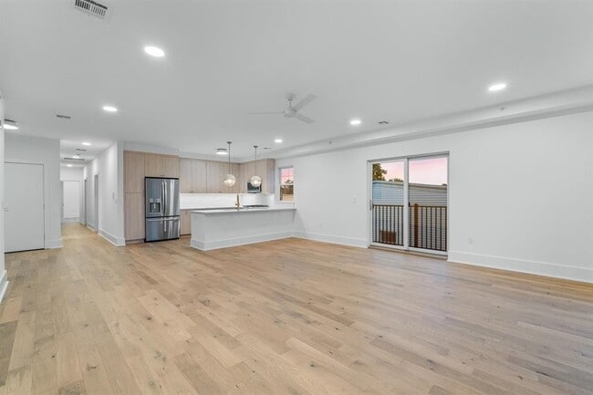 525 AVENUE E in Bayonne, NJ - Building Photo - Building Photo