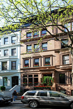 32 W 89th St in New York, NY - Building Photo - Building Photo