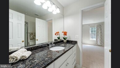 11709 Karbon Hill Ct-Unit -609A in Reston, VA - Building Photo - Building Photo