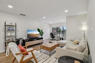 2926 S University Dr, Unit 6204 in Davie, FL - Building Photo