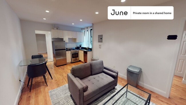 Room in Shared 2 bed/1 bath home, Unit B in New York, NY - Foto de edificio - Building Photo