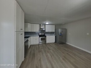 5807 Ricker Rd in Jacksonville, FL - Building Photo - Building Photo